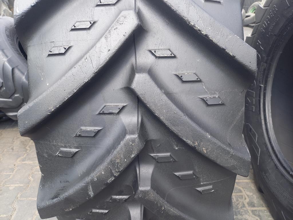 Opona używana rolnicza 440/65R28 KLEBER SUPER 11L 1100zł W4950 - obrazek 7