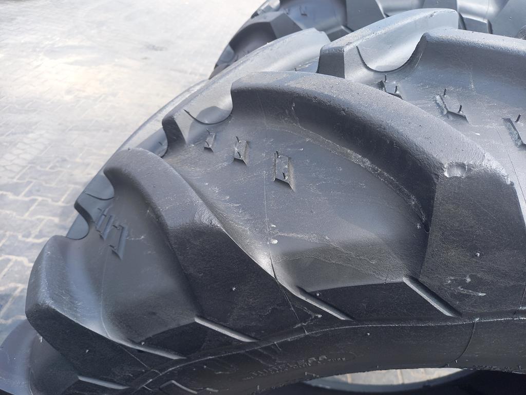 Opona używana rolnicza 440/65R28 KLEBER SUPER 11L 1100zł W4950 - obrazek 11