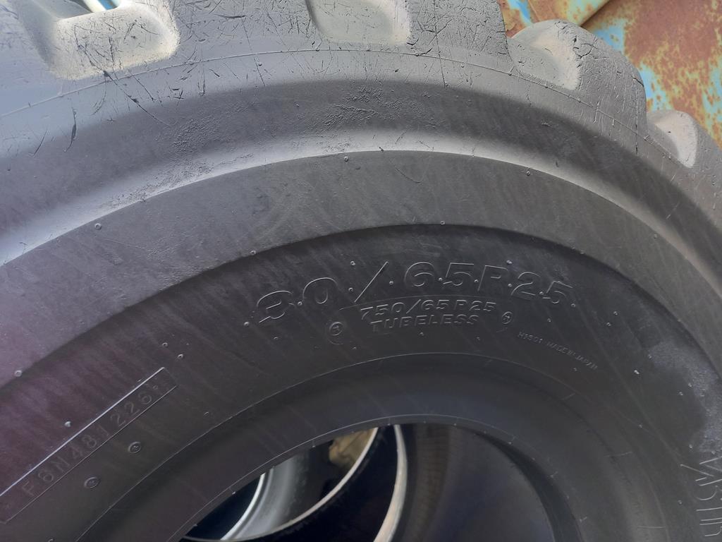 Opona używana przemysłowa 750/65R25 30/65R25 BRIDGESTONE VSLT 4800zł W4953 - obrazek 10