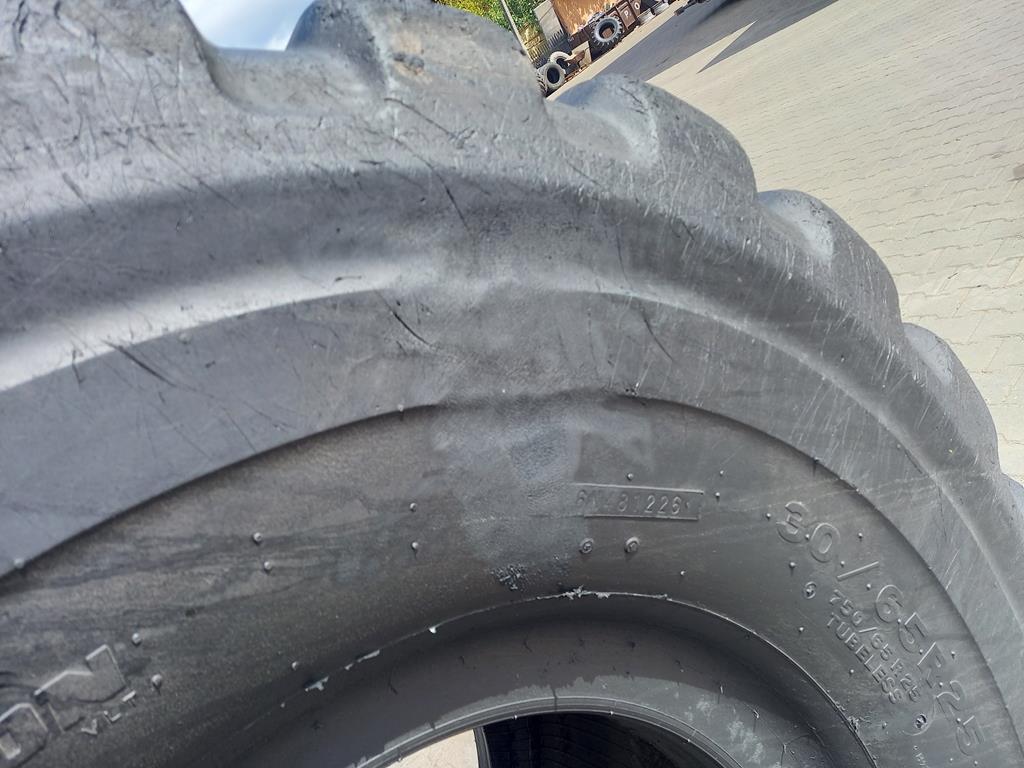 Opona używana przemysłowa 750/65R25 30/65R25 BRIDGESTONE VSLT 4800zł W4953 - obrazek 7
