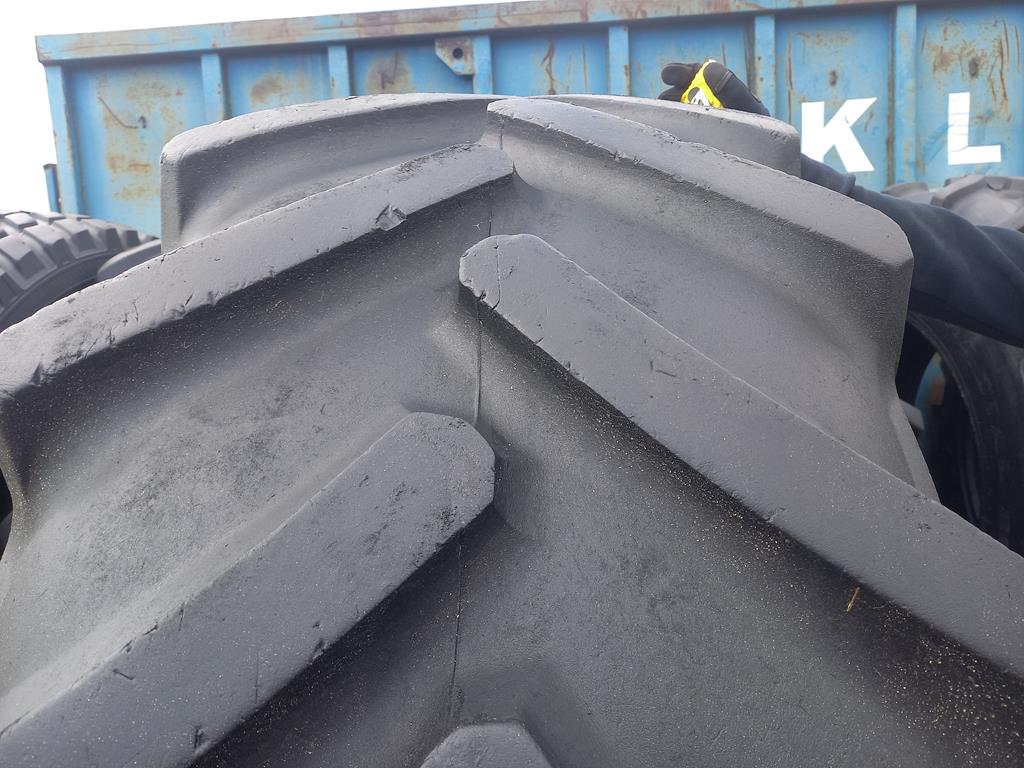 2x Opona używana rolnicza 520/70R38 CONTINENTAL CONTRACT AC70T 1500zł W4958 - obrazek 6