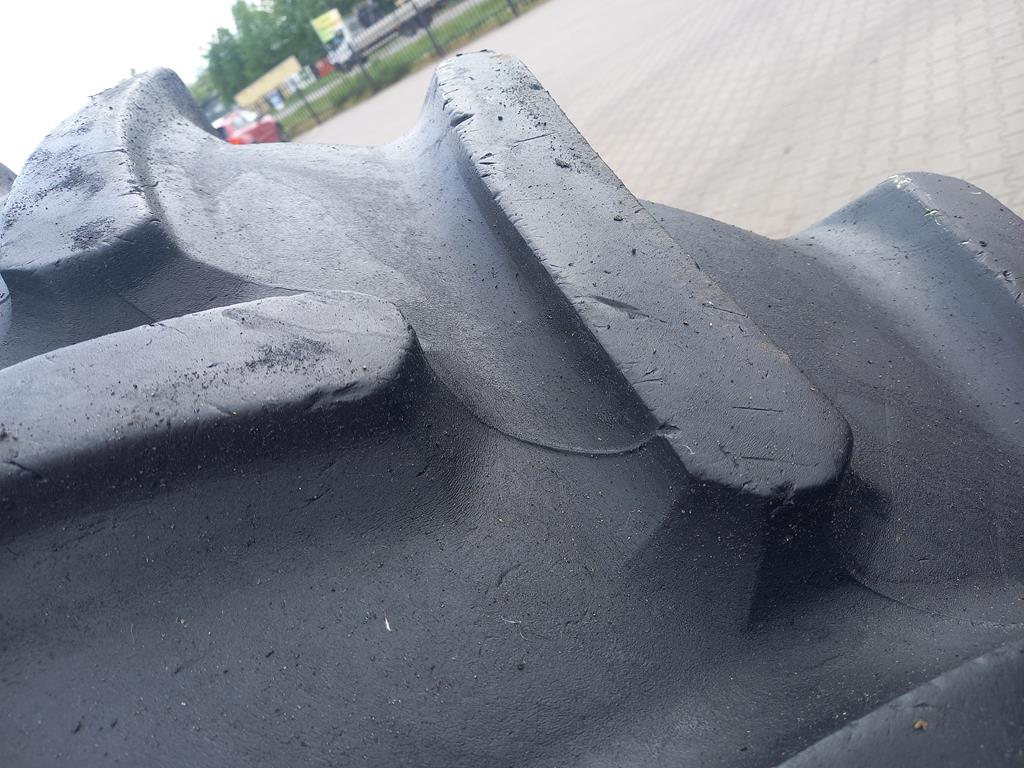 2x Opona używana rolnicza 520/70R38 CONTINENTAL CONTRACT AC70T 1500zł W4958 - obrazek 4