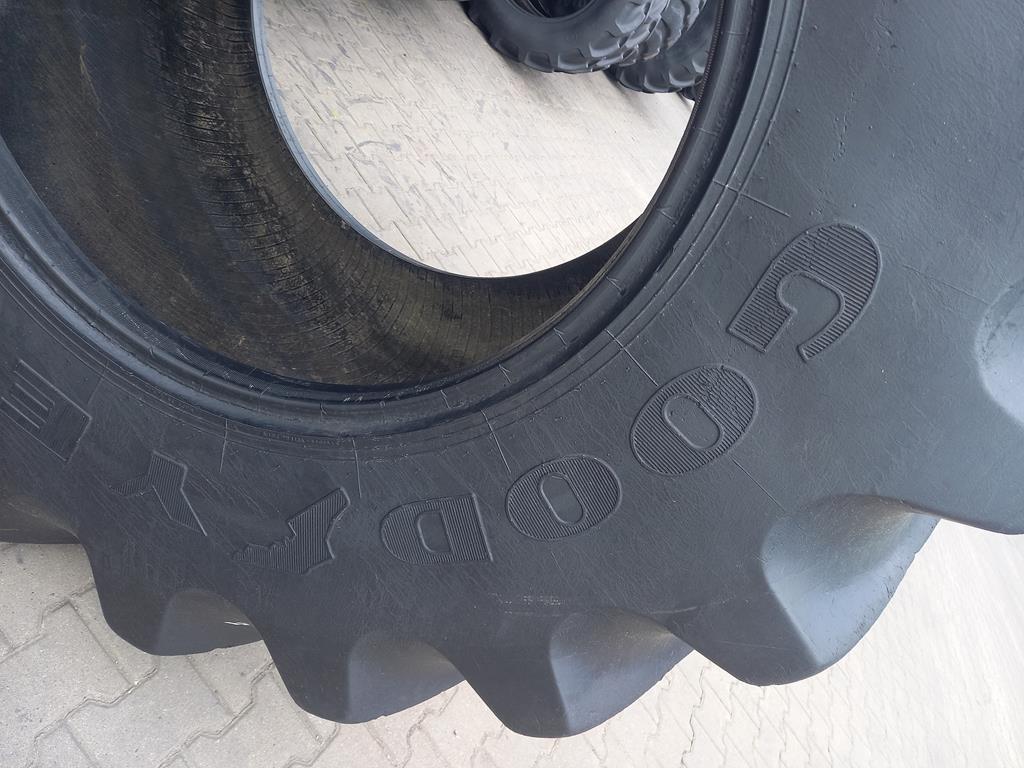 Opona używana rolnicza 800/65R32 GOODYEAR SUPER TRACTION 3800zł W4959 - obrazek 13