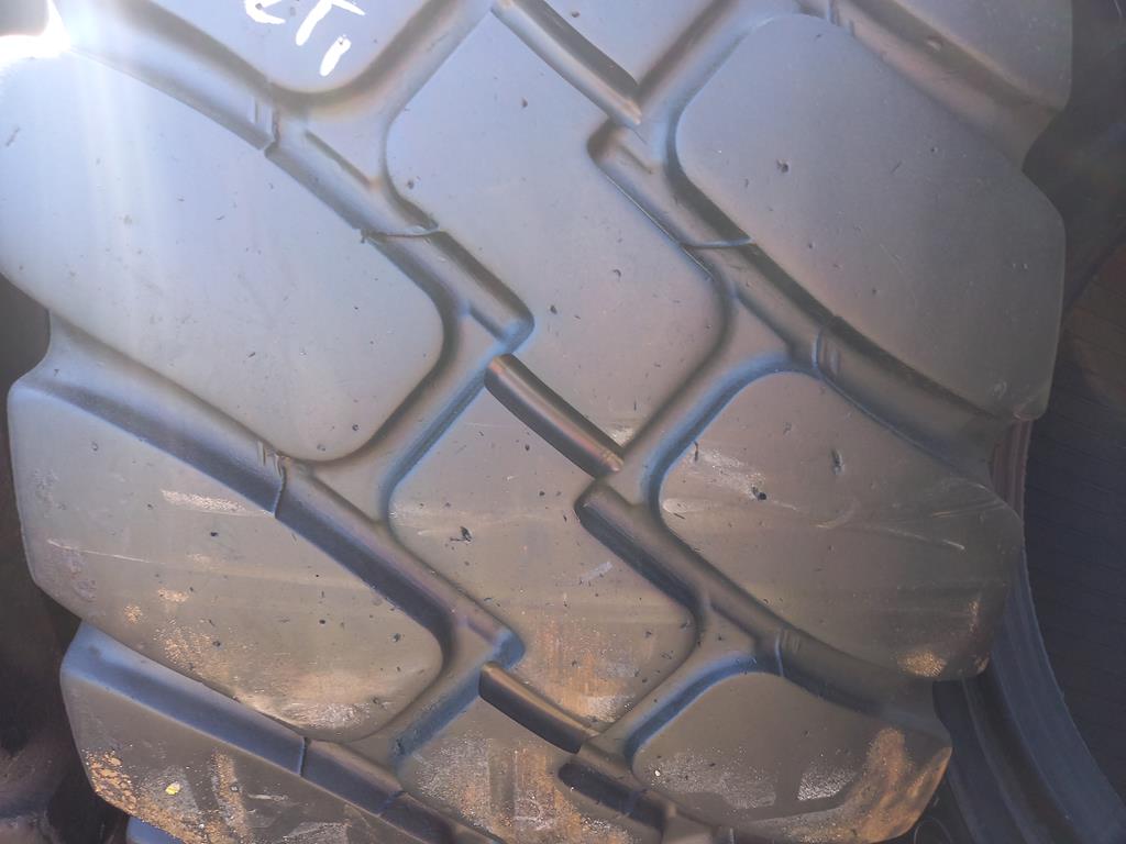 4x Opona używana przemysłowa 26.5R25 GOODYEAR GP-40 3200zł W4967 - obrazek 4