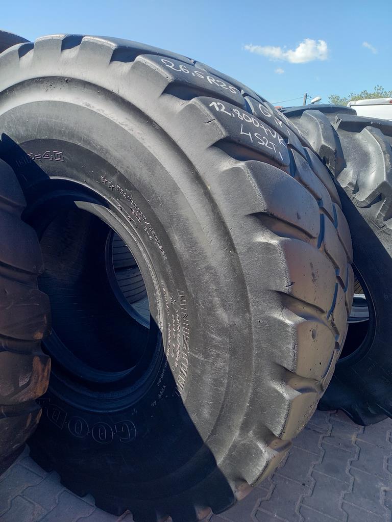 4x Opona używana przemysłowa 26.5R25 GOODYEAR GP-40 3200zł W4967 - obrazek 10