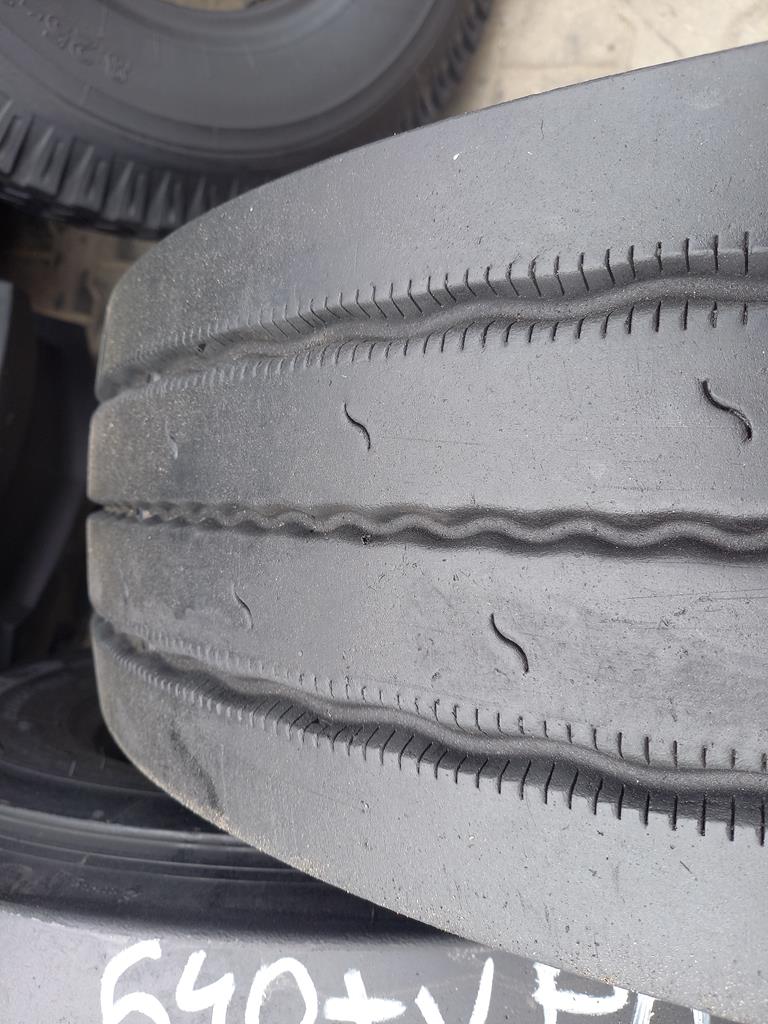 2x Opona używana ciężarowa 215/75R17.5 MICHELIN X LINE T 700zł(szt.) C2765 - obrazek 6