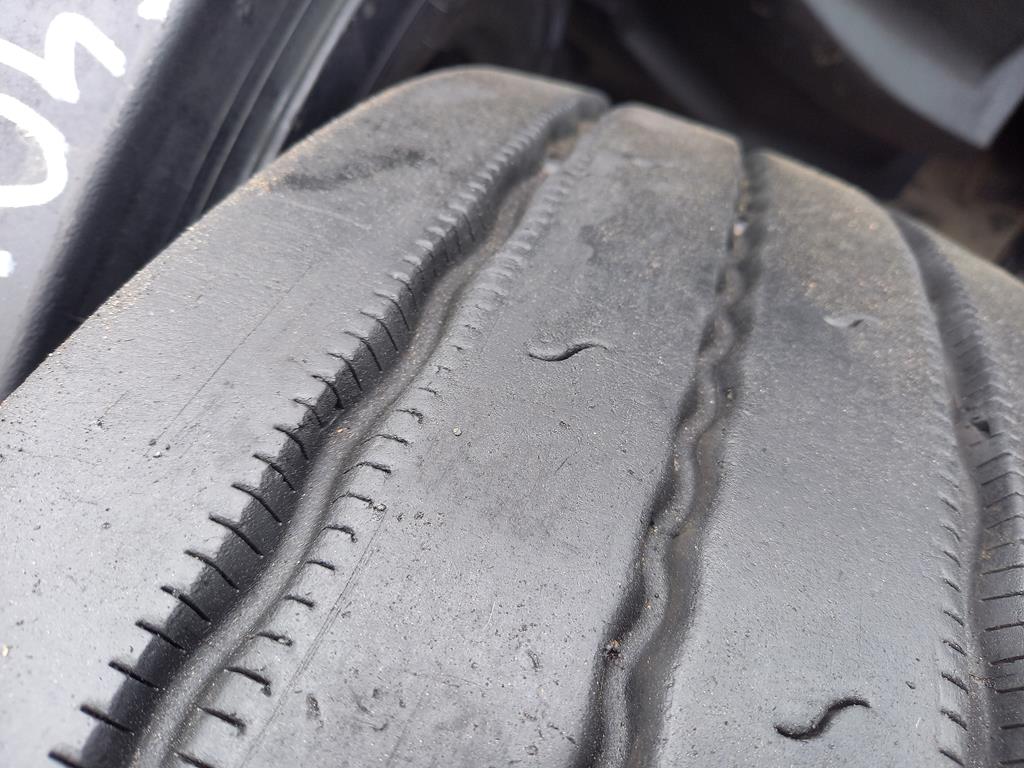 2x Opona używana ciężarowa 215/75R17.5 MICHELIN X LINE T 700zł(szt.) C2765 - obrazek 7