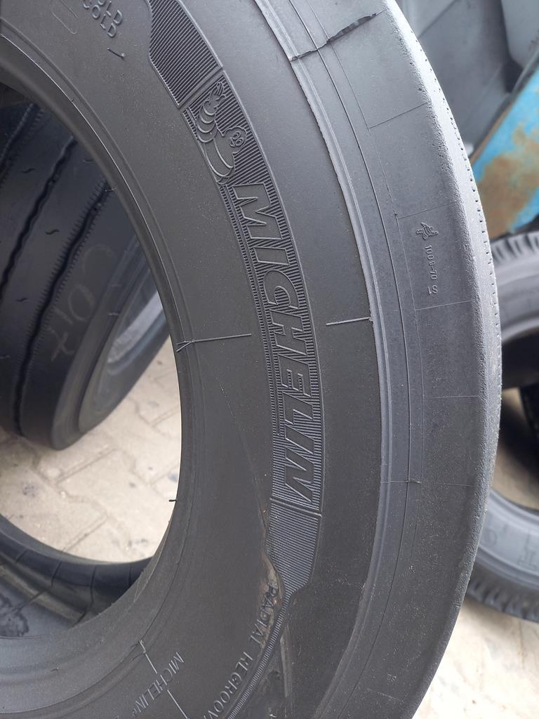 2x Opona używana ciężarowa 215/75R17.5 MICHELIN X LINE T 700zł(szt.) C2765 - obrazek 11