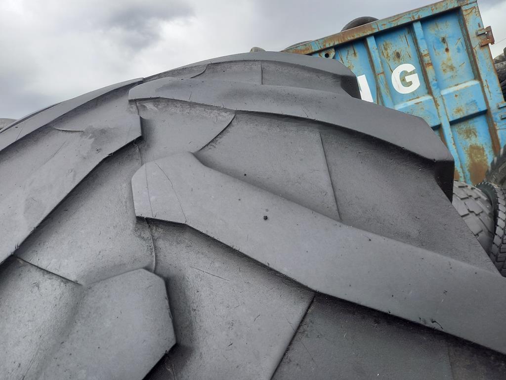 Opona używana rolnicza 800/70R38 TRELLEBORG TM900 1200zł W4969 - obrazek 7