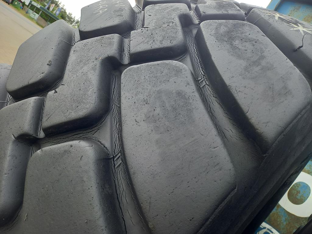 2x Opona używana przemysłowa 26.5R25 GOODYEAR GP-40; 3900zł W4972 - obrazek 6