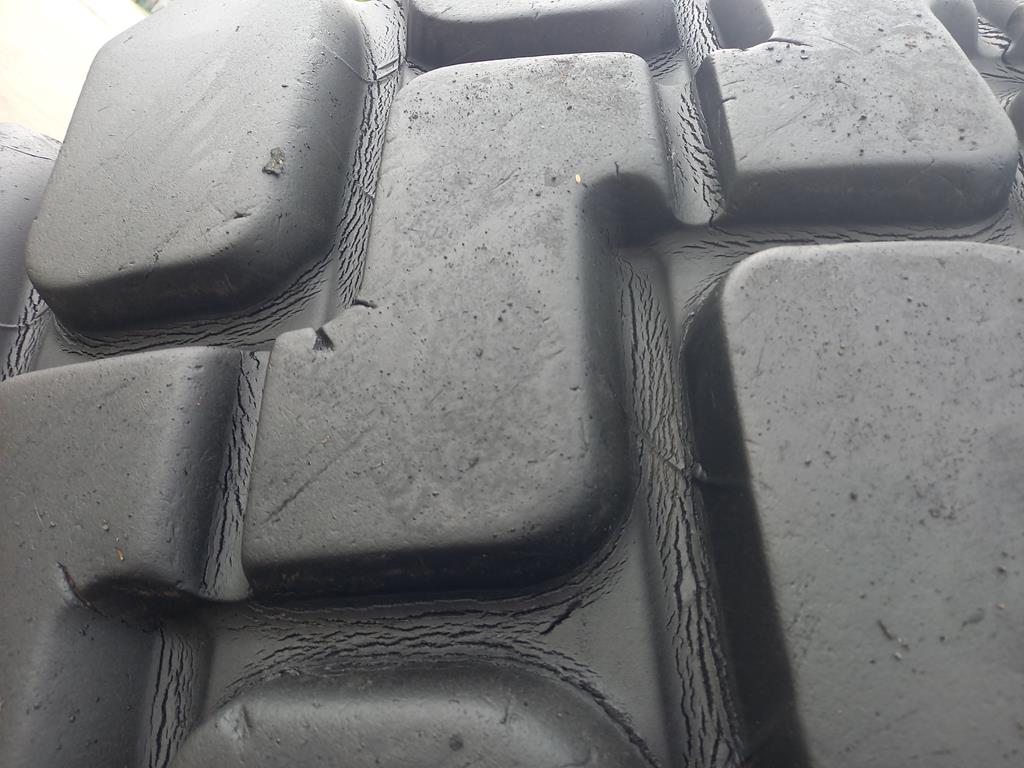 2x Opona używana przemysłowa 26.5R25 GOODYEAR GP-40; 3900zł W4972 - obrazek 7