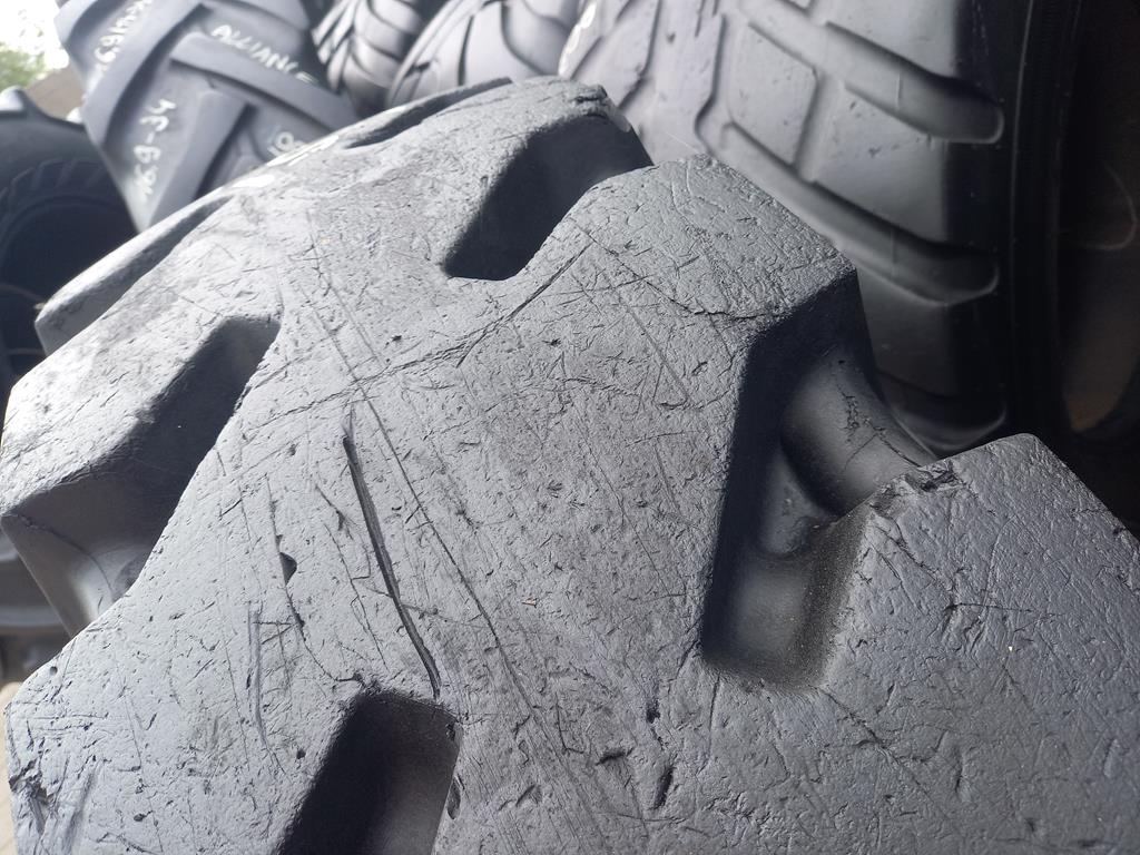 Opona używana przemysłowa 12.00R20 MICHELIN X MINED 2 L-5 2000zł W4979 - obrazek 6