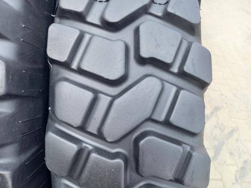 4x Opona używana przemysłowa 10R22.5 CONTINENTAL T9 450zł W4994 - obrazek 4