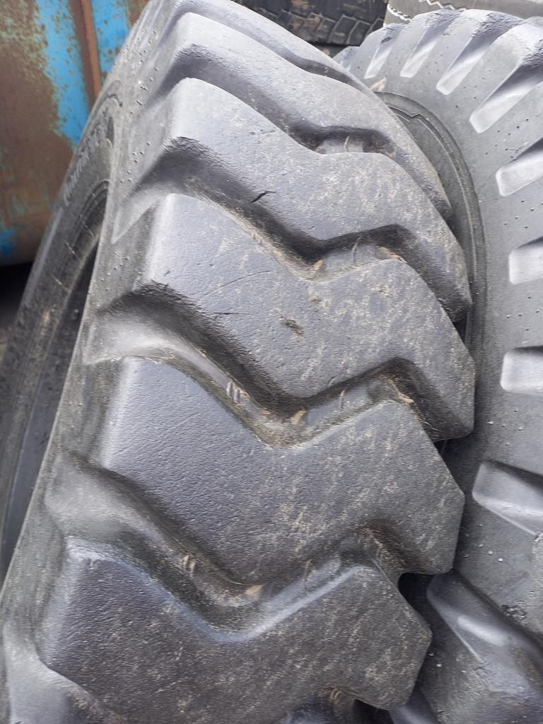 4x Opona używana przemysłowa 14.00-24 14.00R24 CONTINENTAL 875zł(szt.) W4996 - obrazek 11