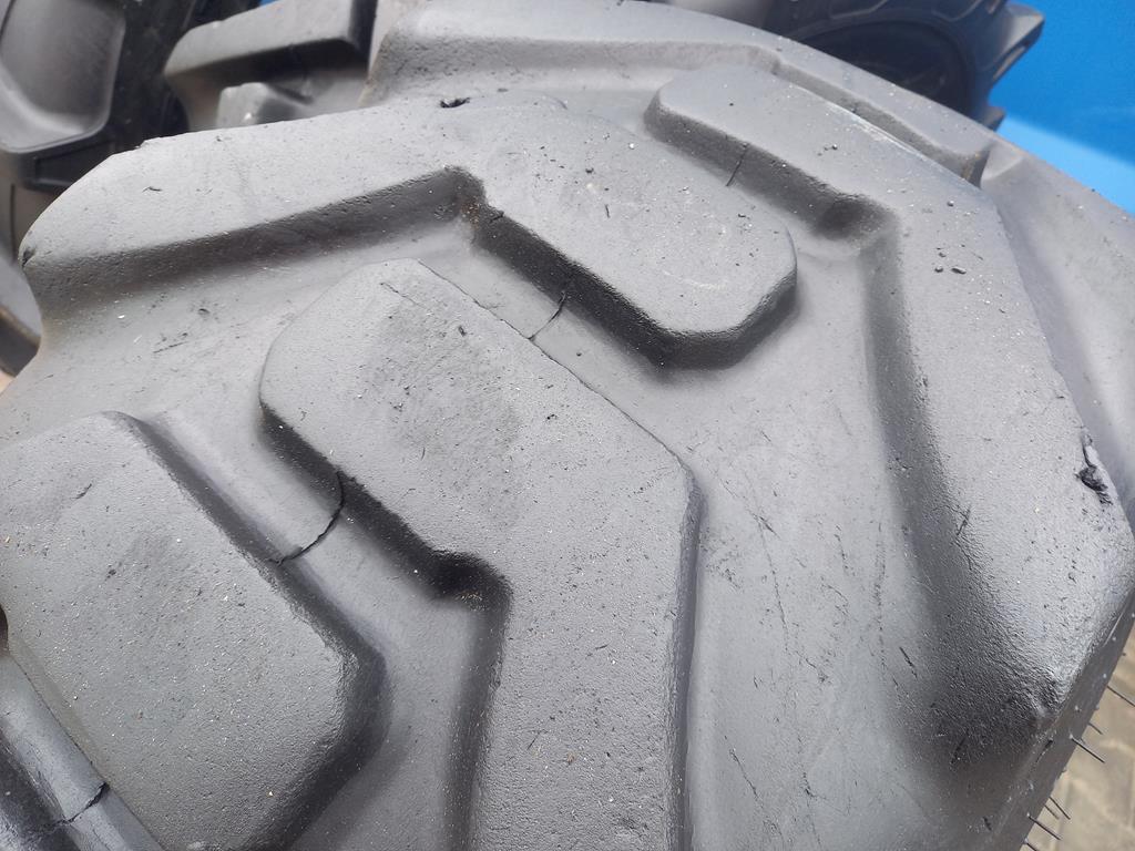 Opona używana przemysłowa 400/70-20 16/70-20 GALAXY SUPER INDUSTRIAL LUG 600zł W5027 - obrazek 5