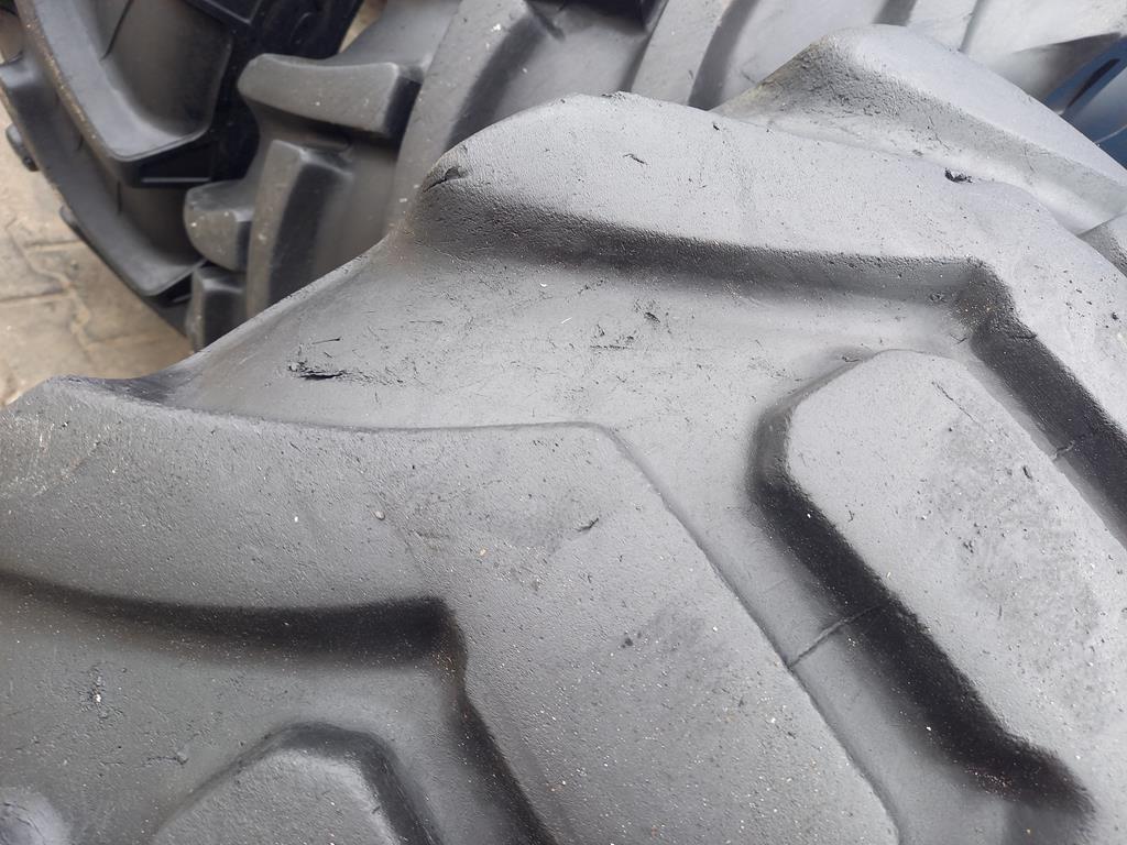 Opona używana przemysłowa 400/70-20 16/70-20 GALAXY SUPER INDUSTRIAL LUG 600zł W5027 - obrazek 4