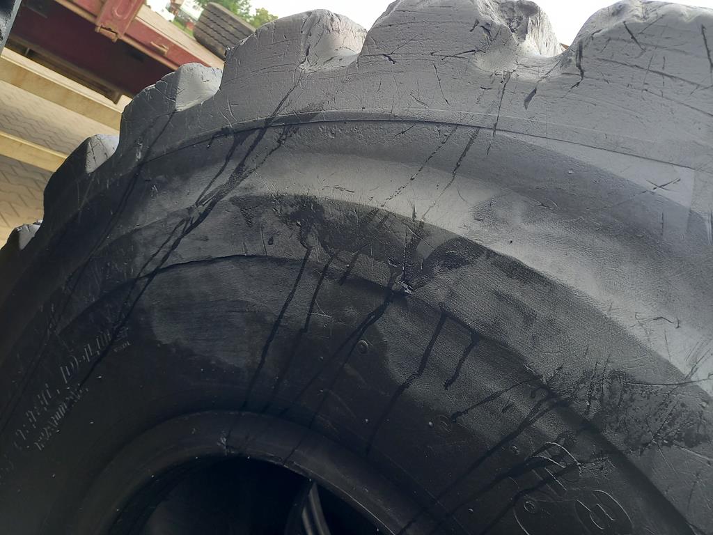 4x Opona używana przemysłowa 23.5R25 BRIDGESTONE VSDL 4000zł W5028 - obrazek 13