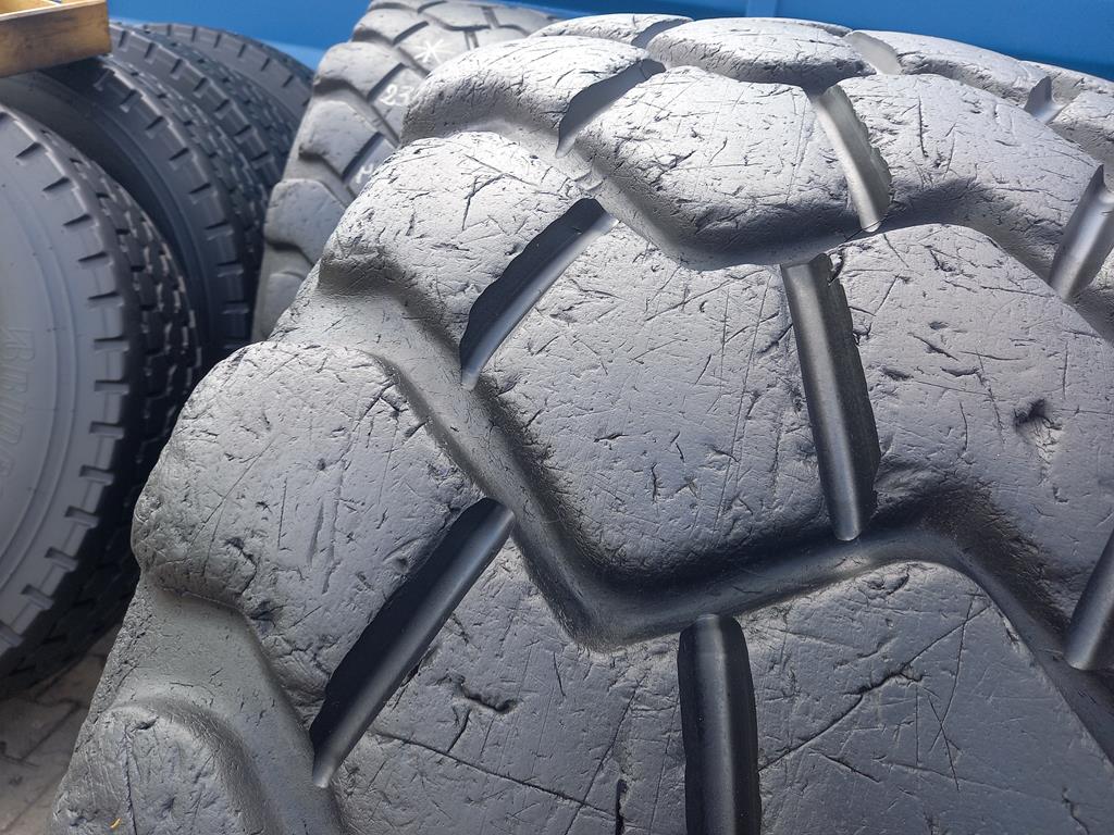 2x Opona używana przemysłowa 23.5R25 MICHELIN XADN+ 2800zł W5030 - obrazek 13