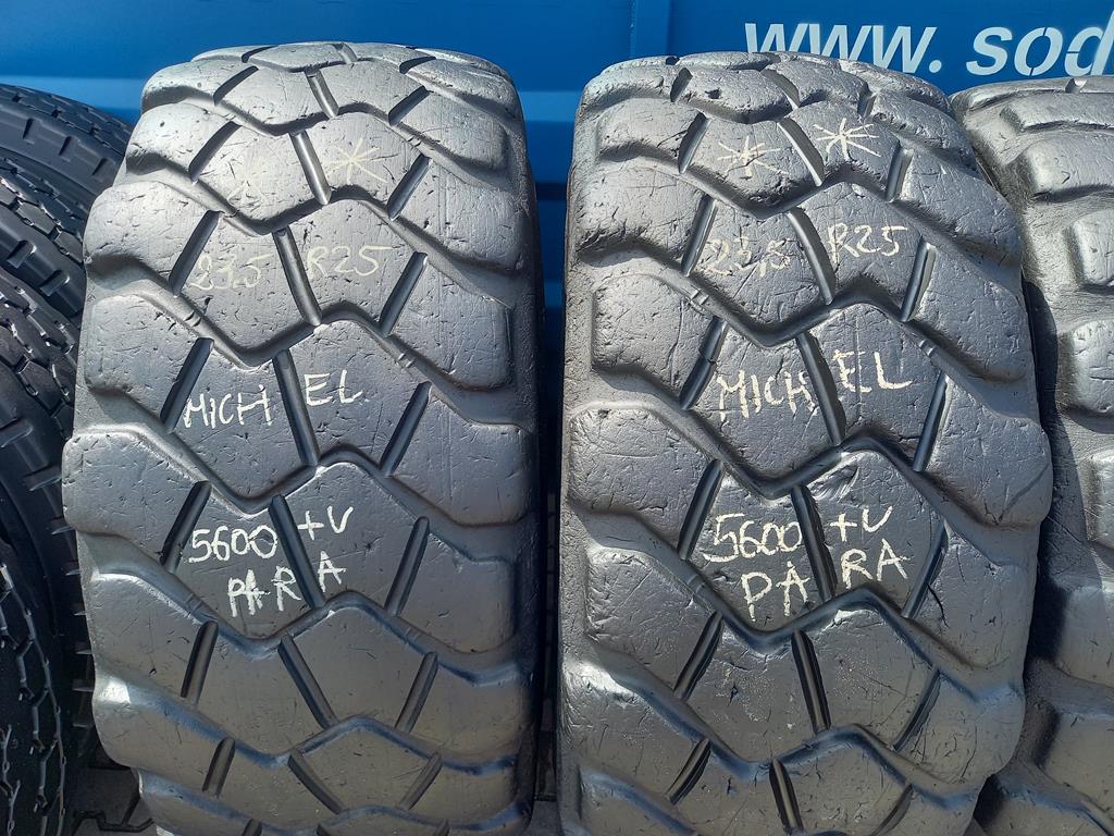 2x Opona używana przemysłowa 23.5R25 MICHELIN XADN+ 2800zł W5030 - obrazek 4