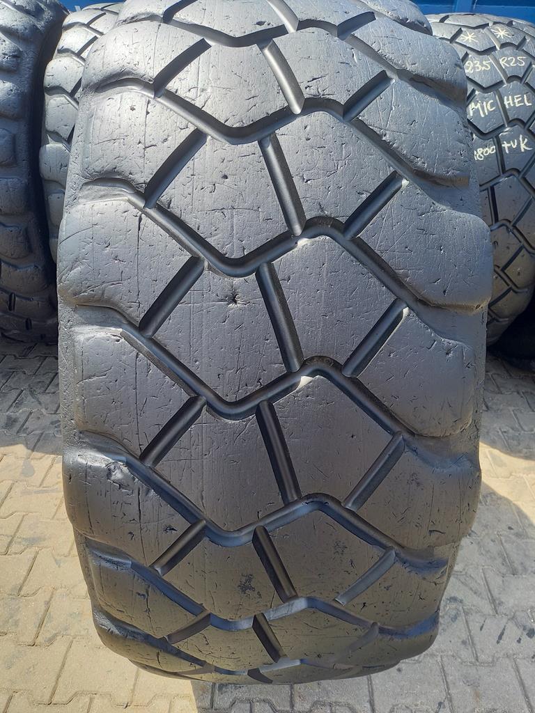 4x Opona używana przemysłowa 23.5R25 MICHELIN 2200zł W5031 - obrazek 4