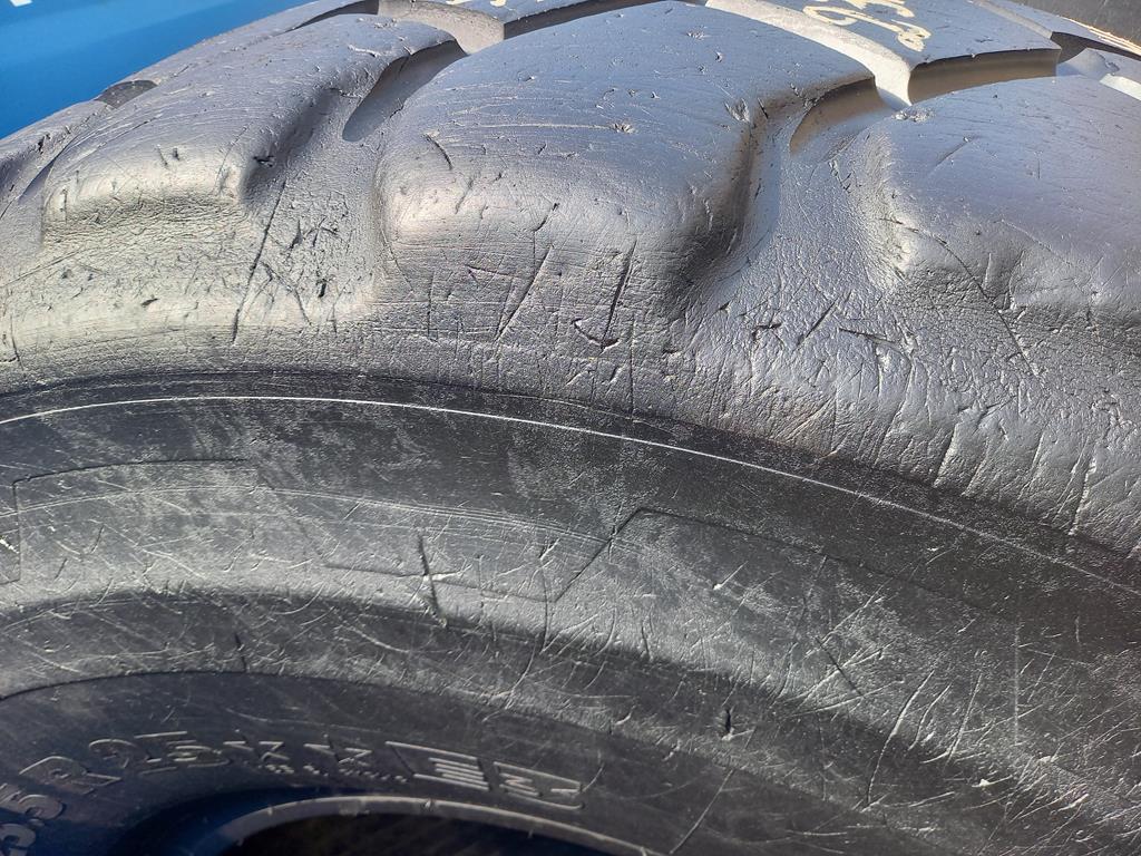 4x Opona używana przemysłowa 23.5R25 MICHELIN 2200zł W5031 - obrazek 8