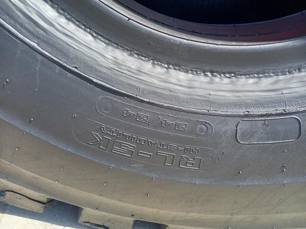 4x Opona używana przemysłowa 23.5R25 GOODYEAR RL5K 4500zł W5033 - obrazek 4