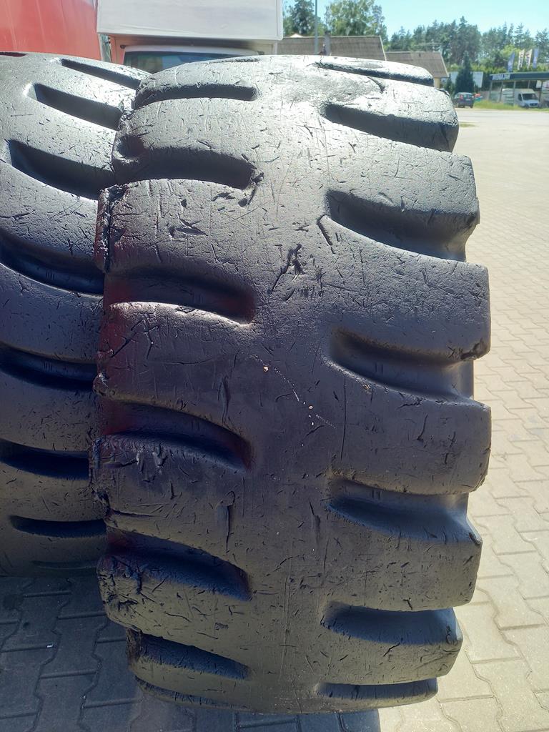 4x Opona używana przemysłowa 23.5R25 GOODYEAR RL5K 4500zł W5033 - obrazek 5