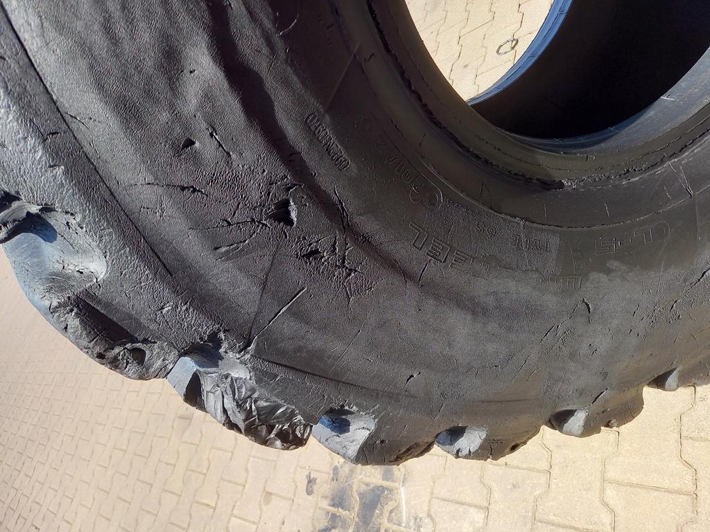4x Opona używana przemysłowa 23.5R25 GOODYEAR RL5K 4500zł W5033 - obrazek 8
