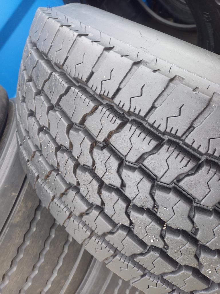 Opona używana ciężarowa 385/65R22.5 DUNLOP SP362 800zł C2773 - obrazek 15