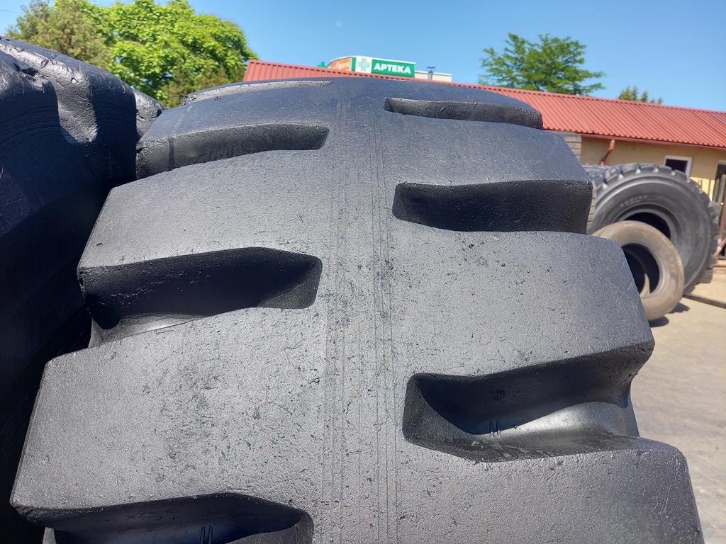 Opona używana przemysłowa 20.5R25 BRIDGESTONE VSD L 4000zł W5034 - obrazek 4