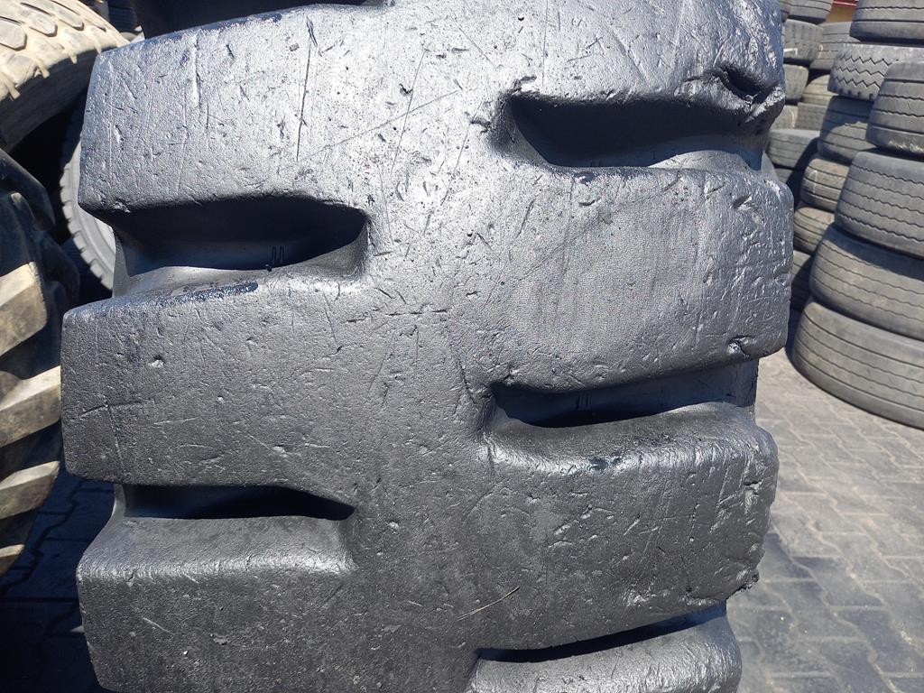 2x Opona używana przemysłowa 20.5R25 BRIDGESTONE 3000zł W5035 - obrazek 5