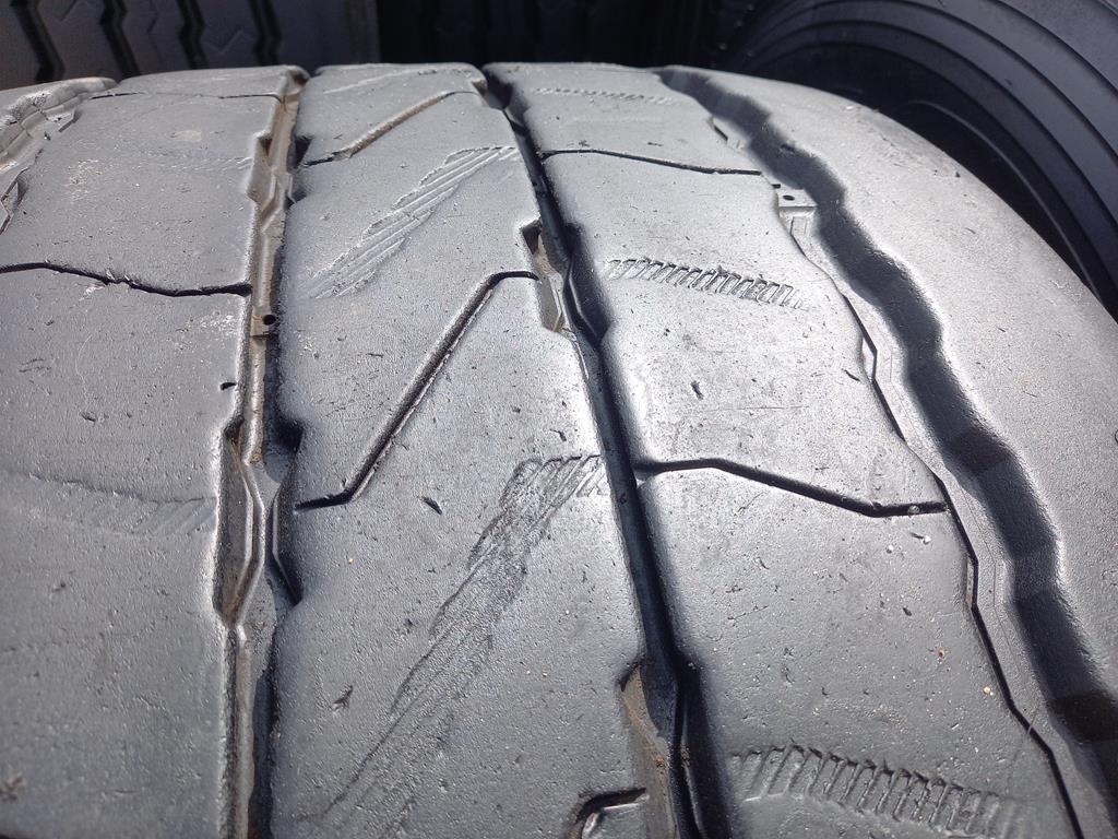 Opona używana ciężarowa 445/45R19.5 ARMSTRONG ATH 11; 600zł C2776 - obrazek 9