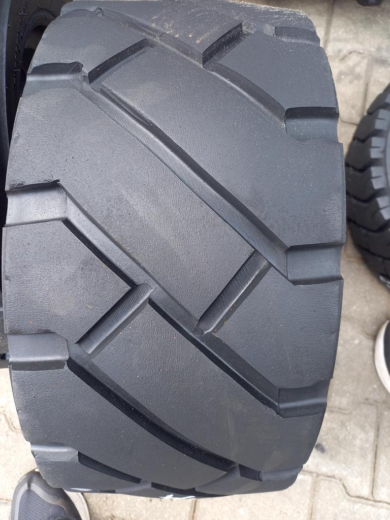 2x Opona używana przemysłowa 23x9-10 SOLIDEAL ED PLUS 100zł W5057 - obrazek 5