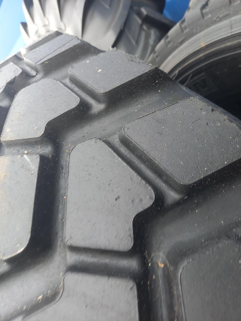 Opona używana ciężarowa 365/80R20 PIRELLI PISTA PS22 700zł C2809 - obrazek 8
