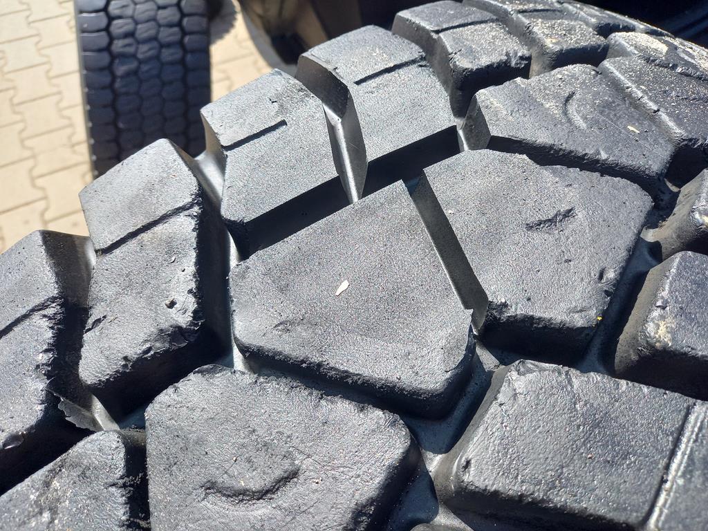 Opona używana ciężarowa 315/80R22.5 GOODYEAR TREAD MAX MSDII 600zł C2813 - obrazek 5