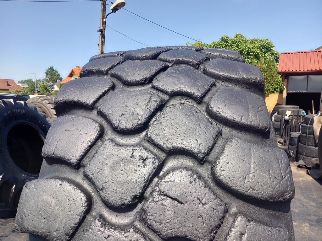 Opona używana przemysłowa 29.5R25 MICHELIN X-SUPER TERRAIN+ 4900zł W5099 - obrazek 4