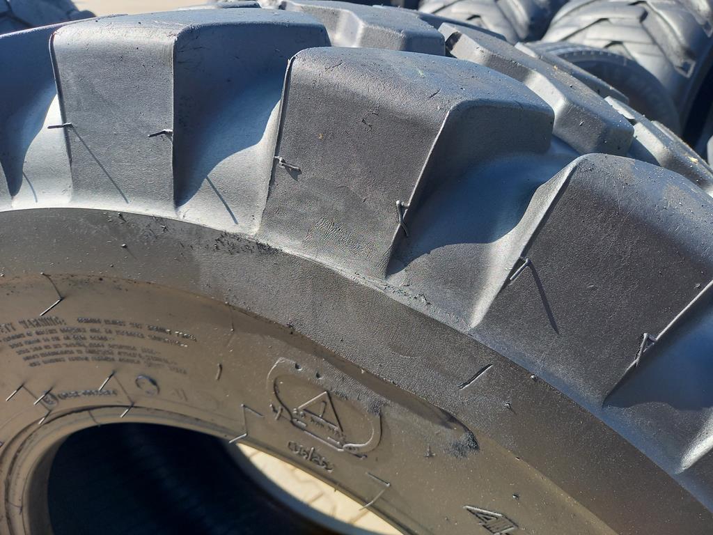Opona używana przemysłowa 400/70R20 FIRESTONE UTILITY DURAFORCE 1000zł W5112 - obrazek 8