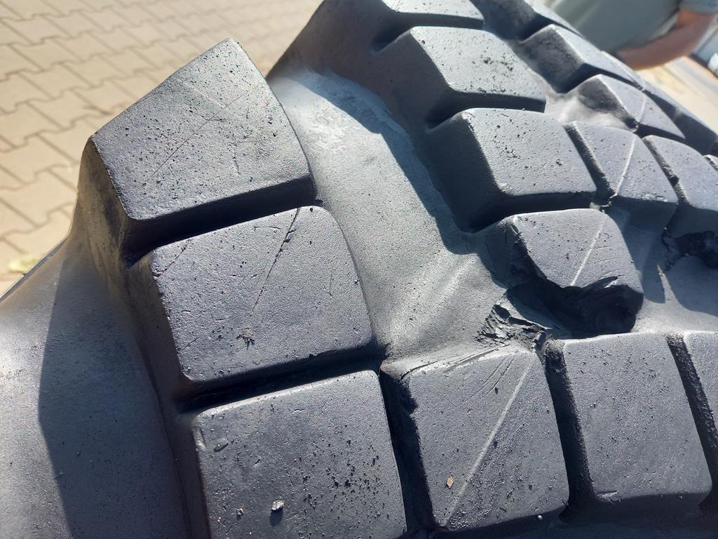 Opona używana przemysłowa 14.00-20 STOMIL T43 700zł W5113 - obrazek 7