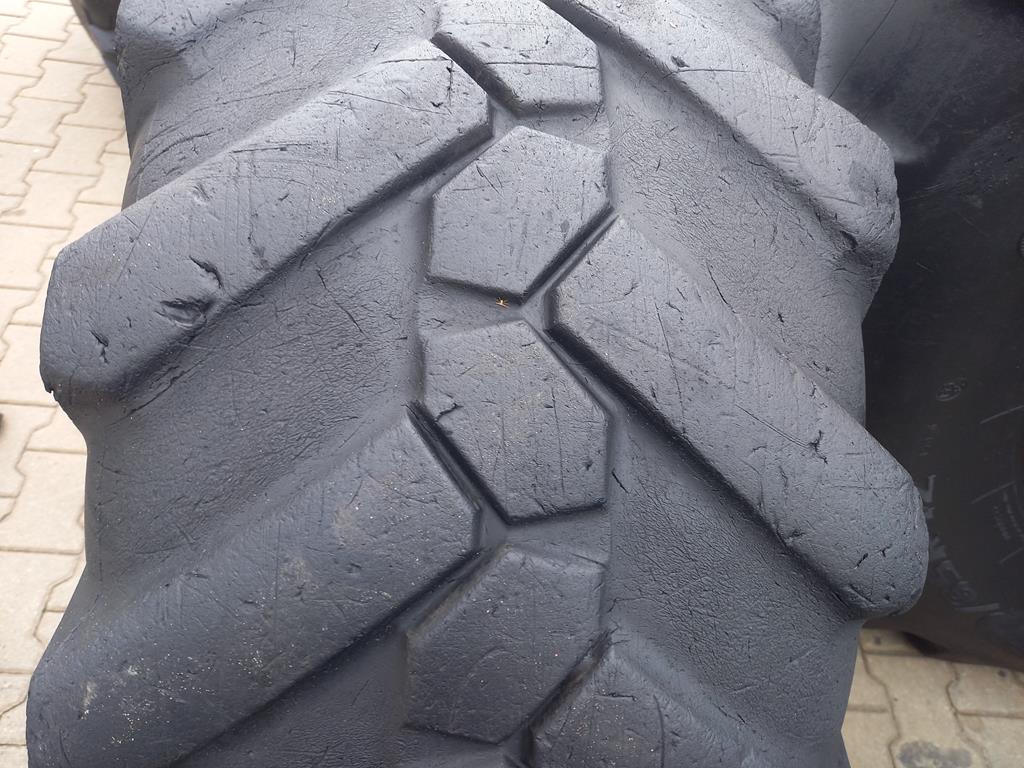 Opona używana przemysłowa 445/70R19.5 18R19.5 MICHELIN XF 1000zł W5119 - obrazek 4