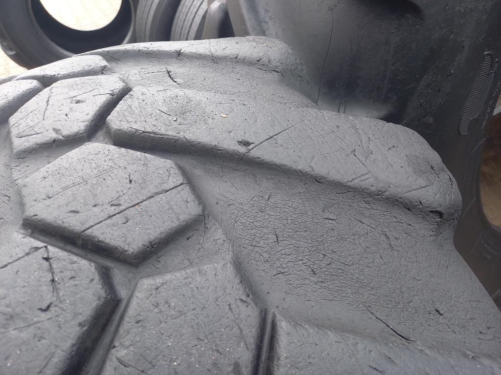 Opona używana przemysłowa 445/70R19.5 18R19.5 MICHELIN XF 1000zł W5119 - obrazek 6
