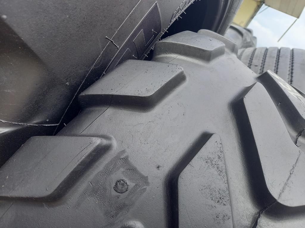 Opona używana rolnicza 400/55-15.5 VREDESTEIN VADERSTAIN 1500zł W3764 - obrazek 8