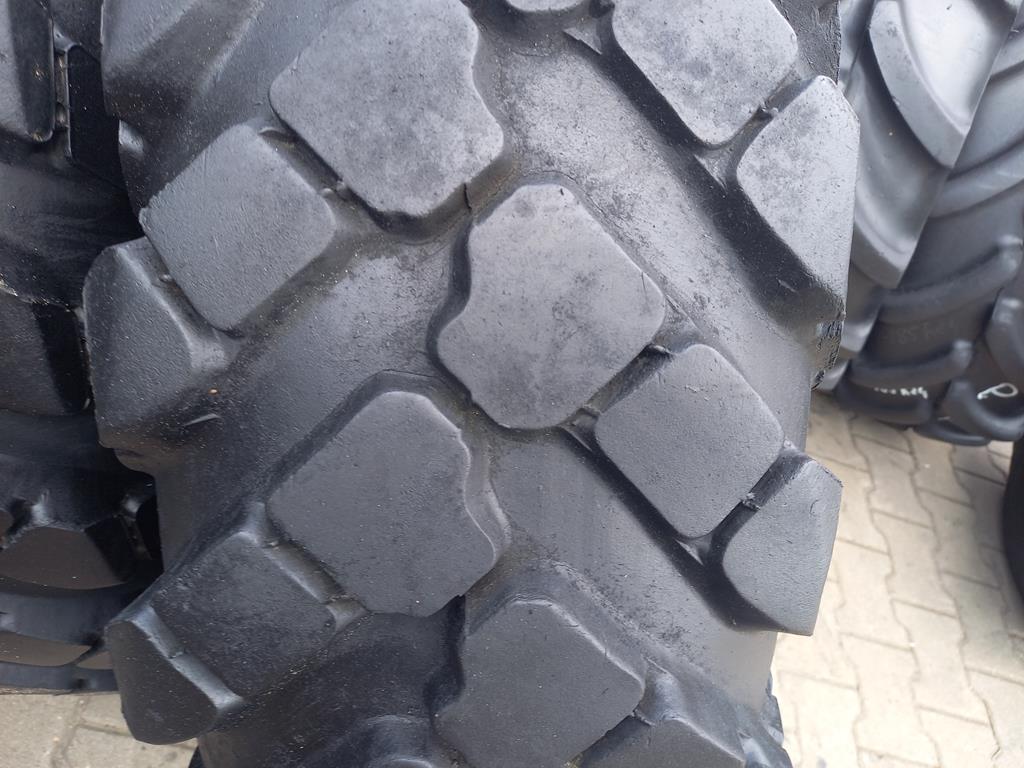 2x Opona używana rolnicza/przemysłowa 12.00-18 320-457 KAMA K-70 550zł W5123 - obrazek 7