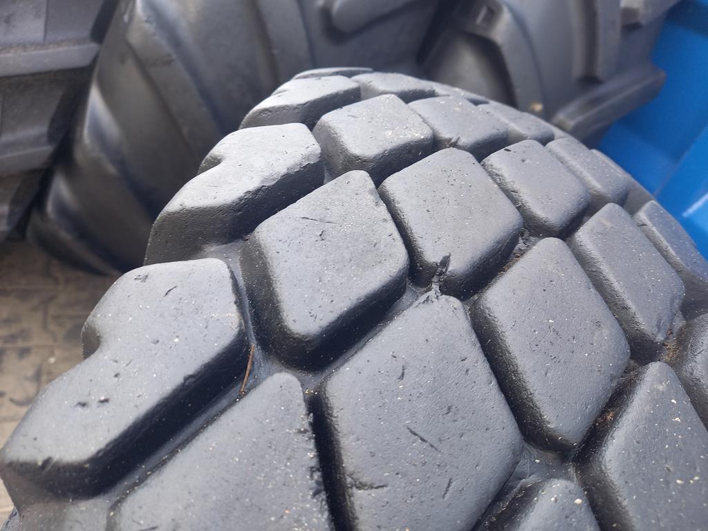 2x Opona używana rolnicza 10.00R20 KAMA I281 350zł W5133 - obrazek 7
