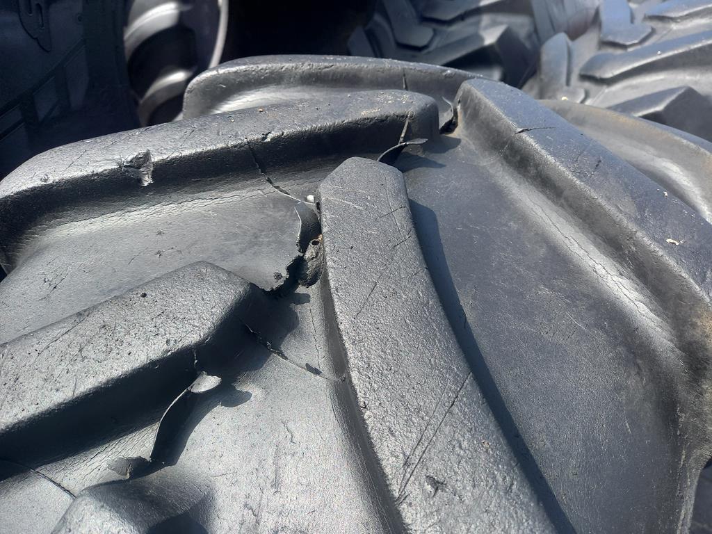 Opona używana rolnicza 420/65R20 MICHELIN XM108 600zł W5141 - obrazek 6