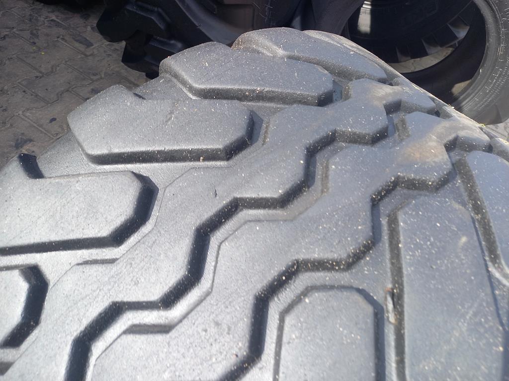 Opona używana rolnicza 400/60-15.5 400/60R15.5 VREDESTEIN FLOTATION+ 350zł W5153 - obrazek 10