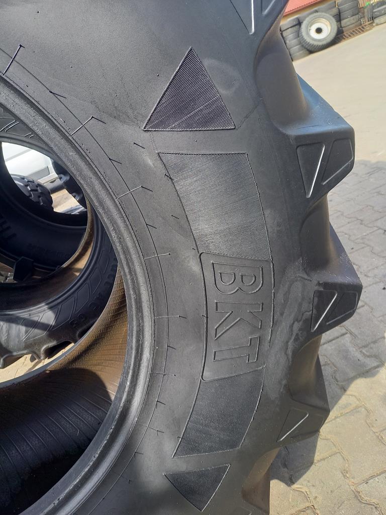 Opona używana rolnicza 710/70R38 BKT AGRIMAX RT765 1400zł W5160 - obrazek 10