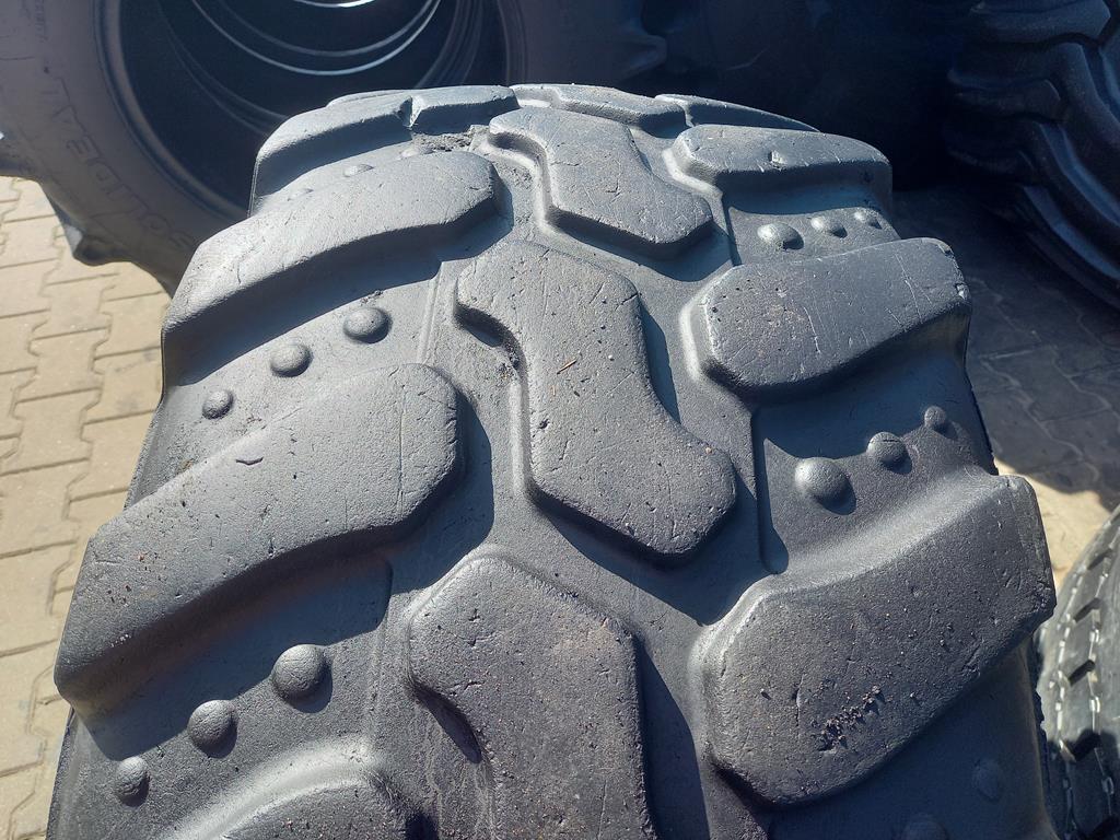 Opona używana przemysłowa 405/70R18 MAXAM MS910R 600zł W5163 - obrazek 4