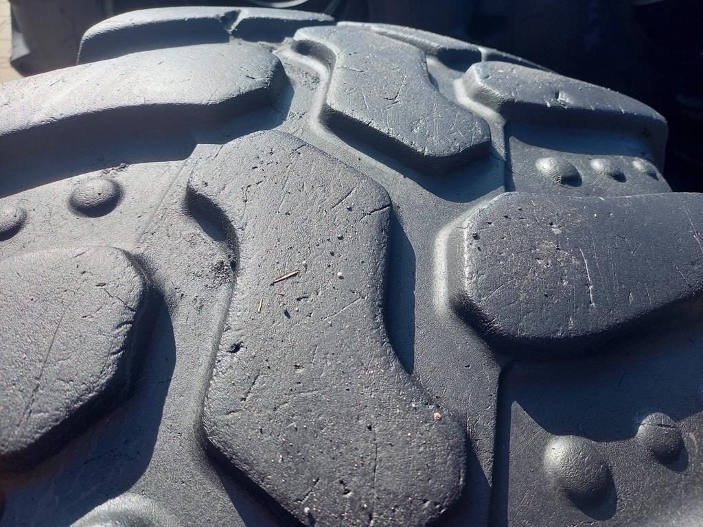 Opona używana przemysłowa 405/70R18 MAXAM MS910R 600zł W5163 - obrazek 6
