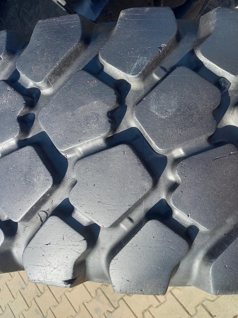 Opona używana przemysłowa 395/85R20 MICHELIN XZL 700zł W5168 - obrazek 4