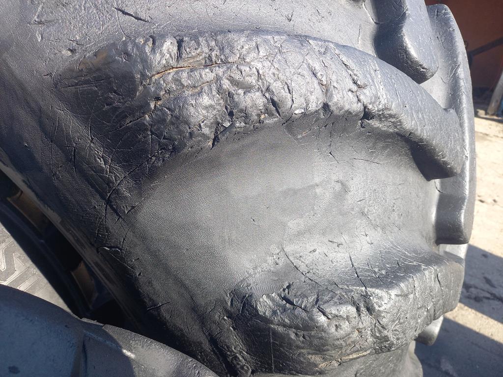Opona używana leśna 750/55-26.5 750/55R26.5 NOKIAN FOREST 3900zł W5186 - obrazek 4